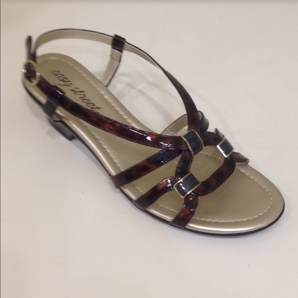 Easy Street Tortoise Patent Strapped Sandal